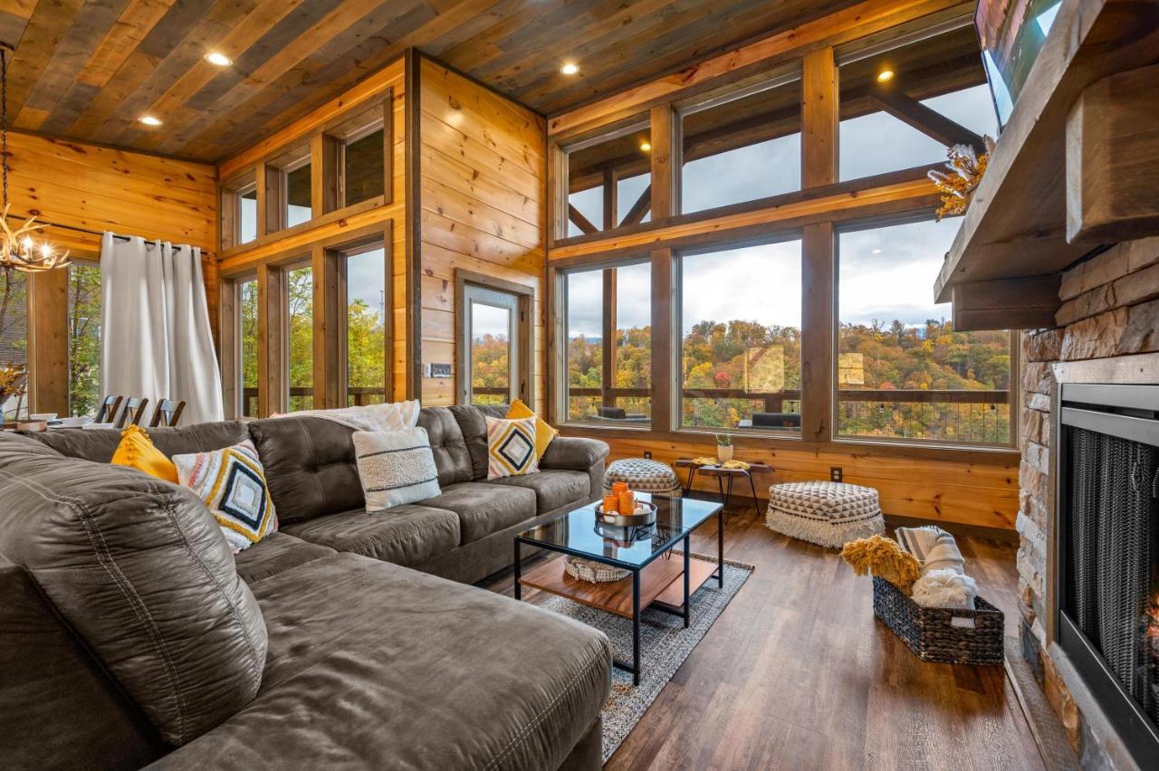 The Overlook - '21 Cabin - Gorgeous Unobstructed Views - Fire Pit Table - Gamerm - Hottub - Xbox - Lots Of Bears Gatlinburg Exteriör bild