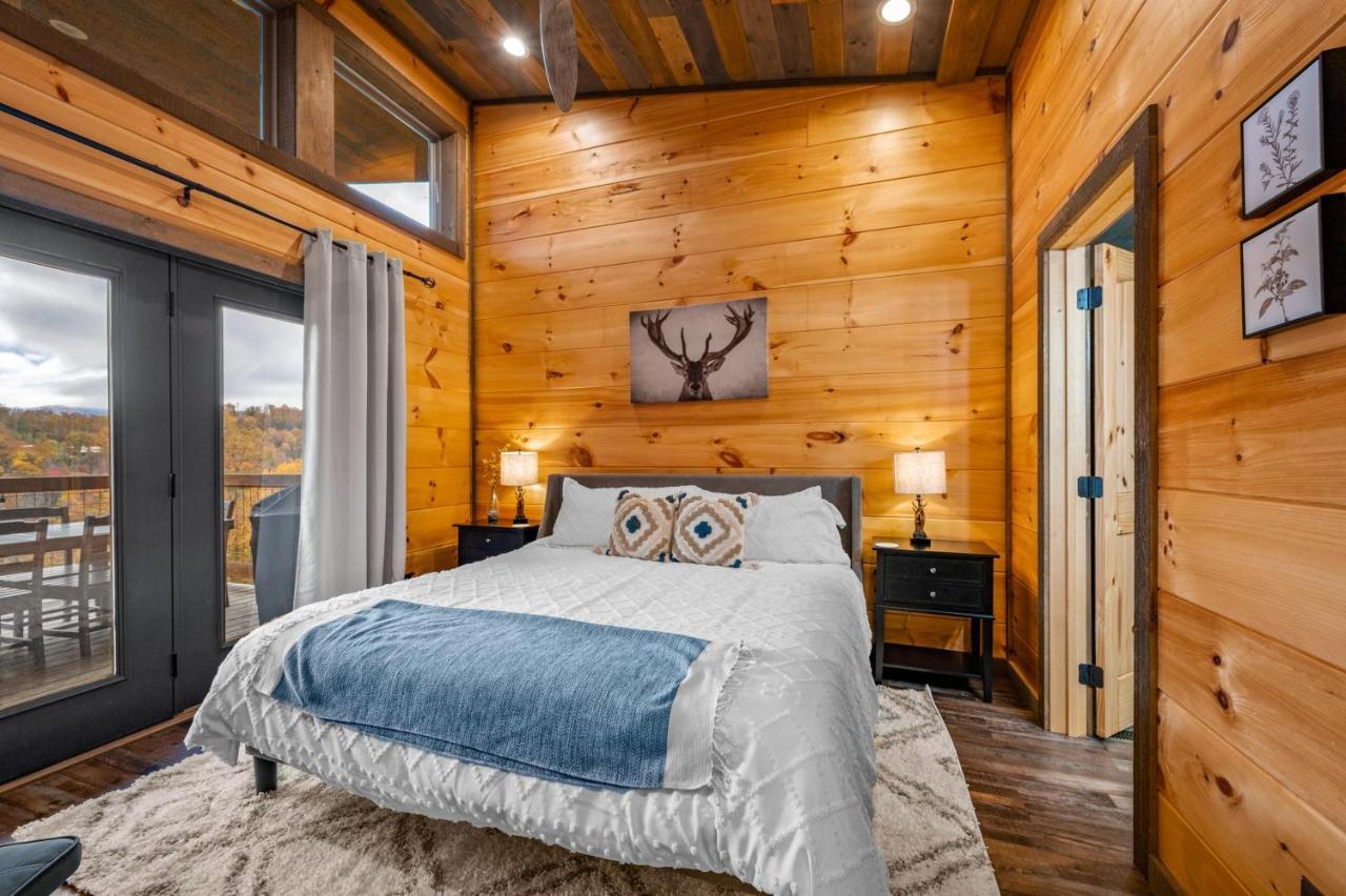 The Overlook - '21 Cabin - Gorgeous Unobstructed Views - Fire Pit Table - Gamerm - Hottub - Xbox - Lots Of Bears Gatlinburg Exteriör bild