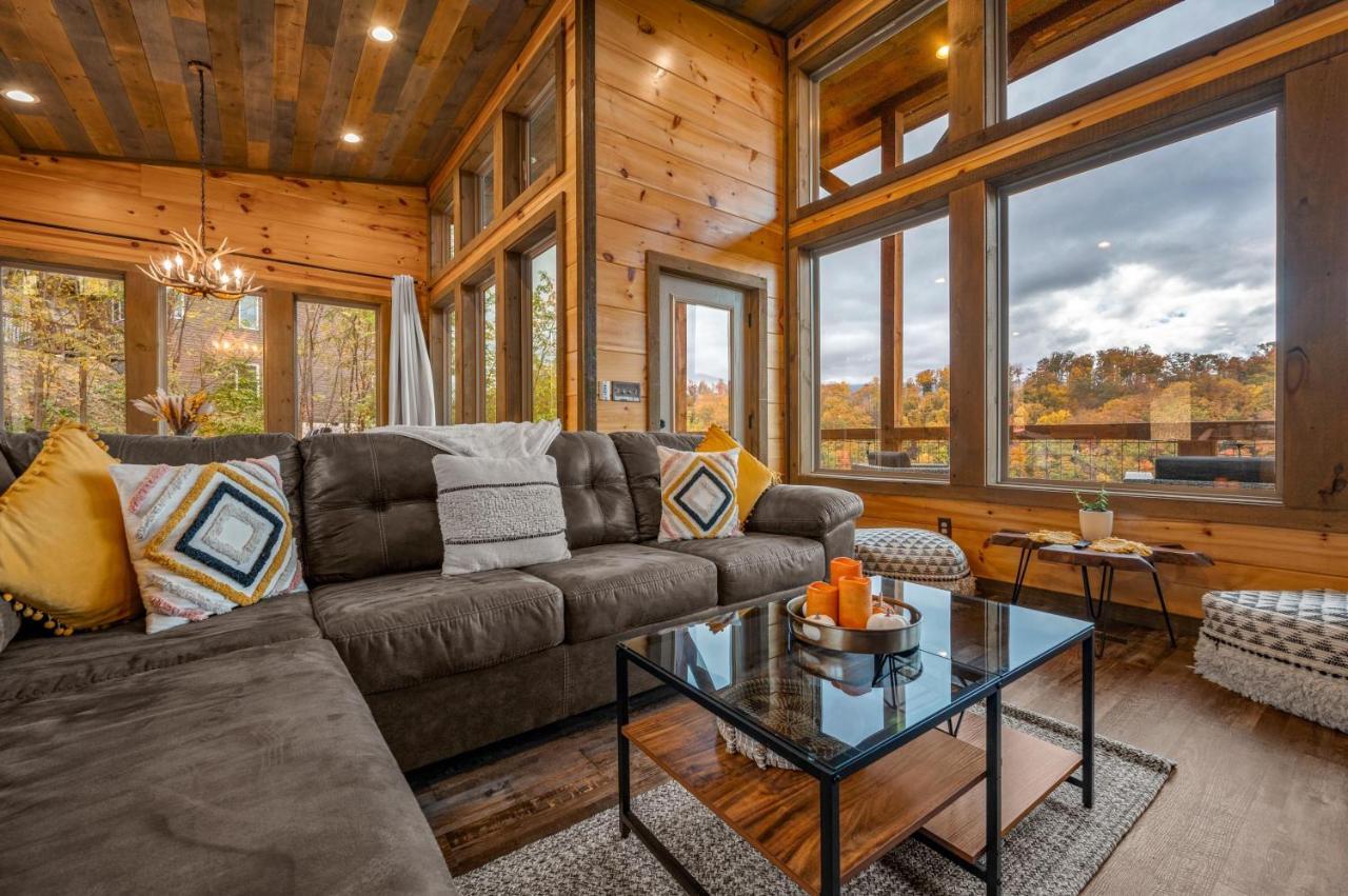 The Overlook - '21 Cabin - Gorgeous Unobstructed Views - Fire Pit Table - Gamerm - Hottub - Xbox - Lots Of Bears Gatlinburg Exteriör bild