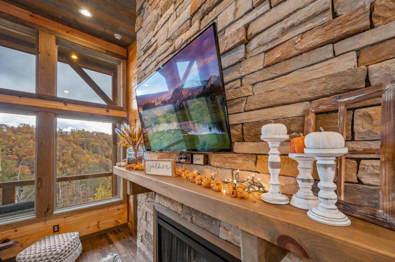 The Overlook - '21 Cabin - Gorgeous Unobstructed Views - Fire Pit Table - Gamerm - Hottub - Xbox - Lots Of Bears Gatlinburg Exteriör bild