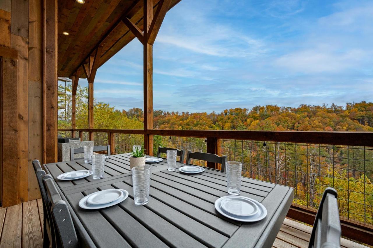 The Overlook - '21 Cabin - Gorgeous Unobstructed Views - Fire Pit Table - Gamerm - Hottub - Xbox - Lots Of Bears Gatlinburg Exteriör bild