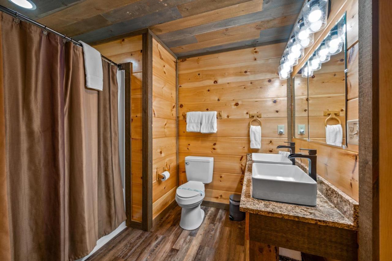 The Overlook - '21 Cabin - Gorgeous Unobstructed Views - Fire Pit Table - Gamerm - Hottub - Xbox - Lots Of Bears Gatlinburg Exteriör bild