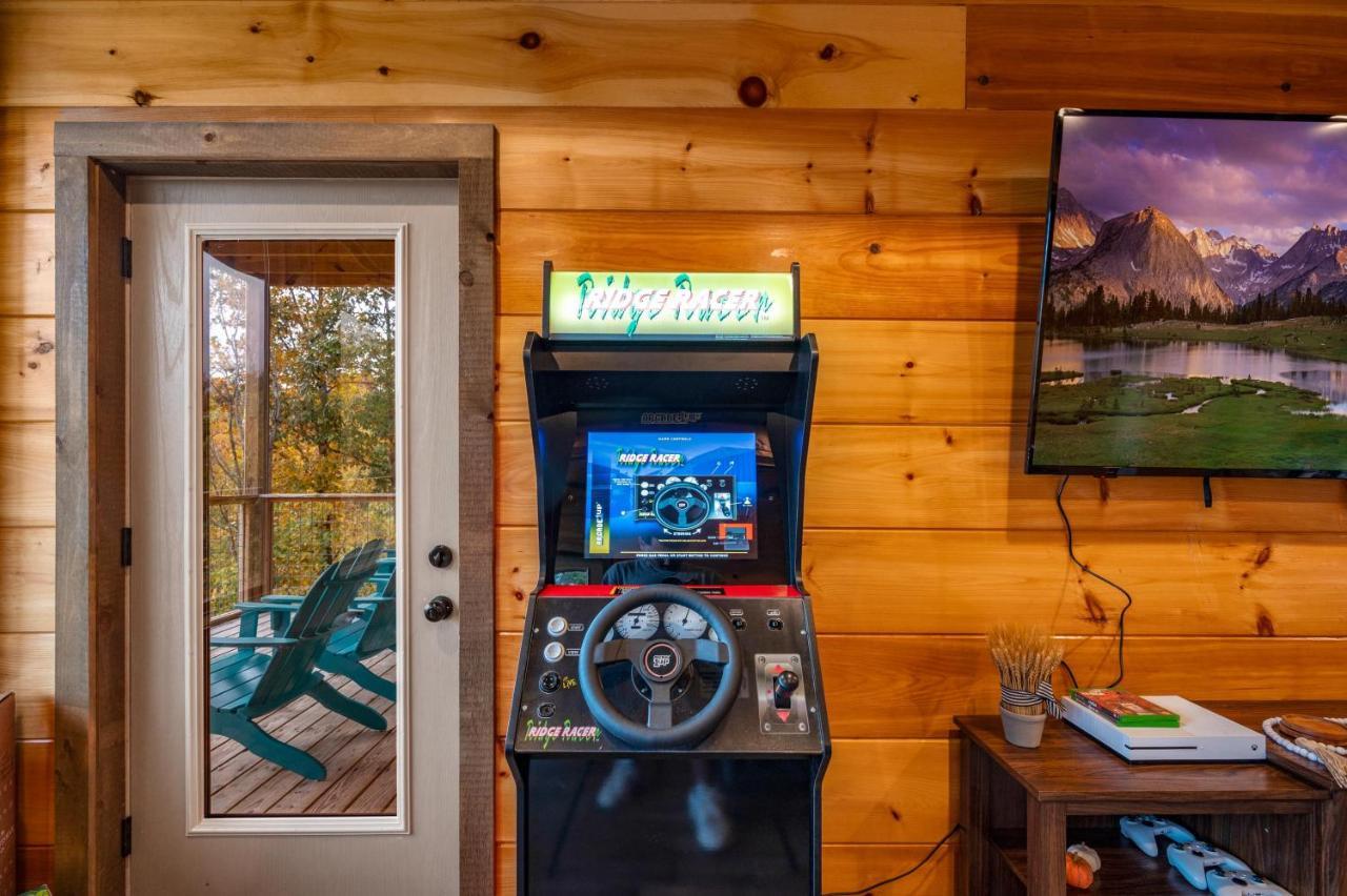 The Overlook - '21 Cabin - Gorgeous Unobstructed Views - Fire Pit Table - Gamerm - Hottub - Xbox - Lots Of Bears Gatlinburg Exteriör bild