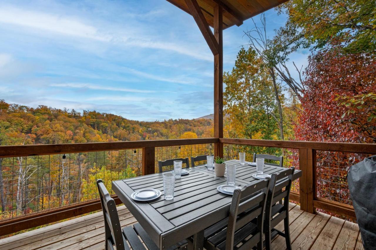 The Overlook - '21 Cabin - Gorgeous Unobstructed Views - Fire Pit Table - Gamerm - Hottub - Xbox - Lots Of Bears Gatlinburg Exteriör bild