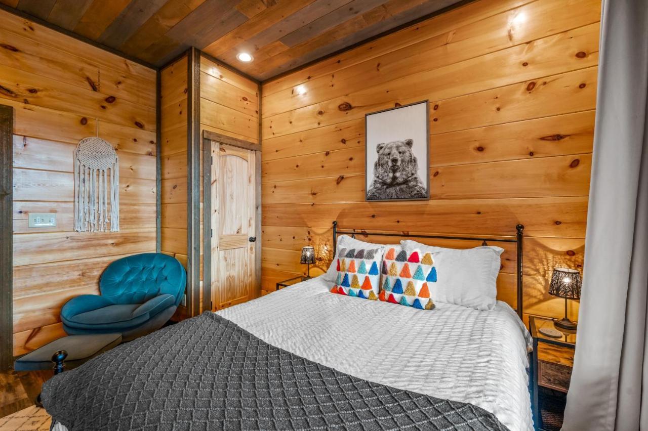 The Overlook - '21 Cabin - Gorgeous Unobstructed Views - Fire Pit Table - Gamerm - Hottub - Xbox - Lots Of Bears Gatlinburg Exteriör bild