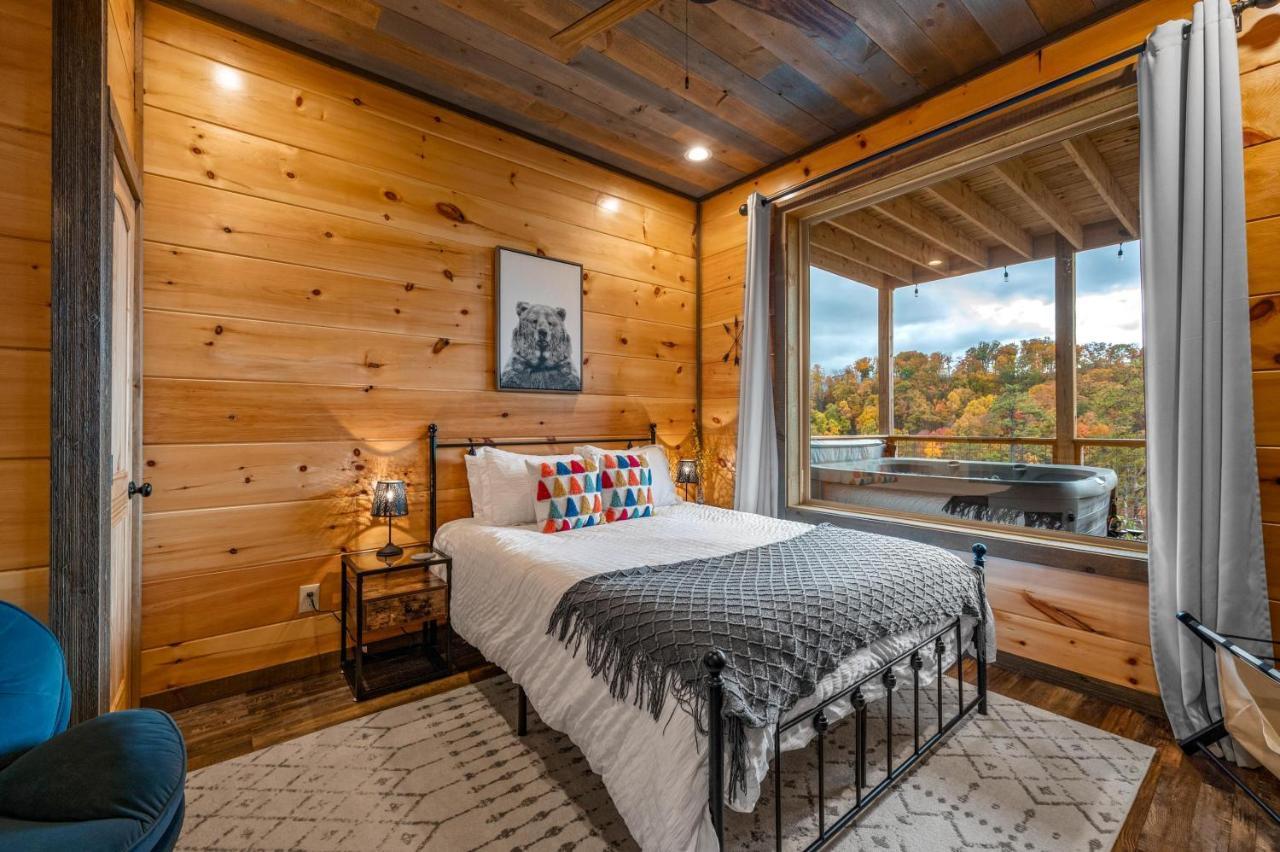 The Overlook - '21 Cabin - Gorgeous Unobstructed Views - Fire Pit Table - Gamerm - Hottub - Xbox - Lots Of Bears Gatlinburg Exteriör bild