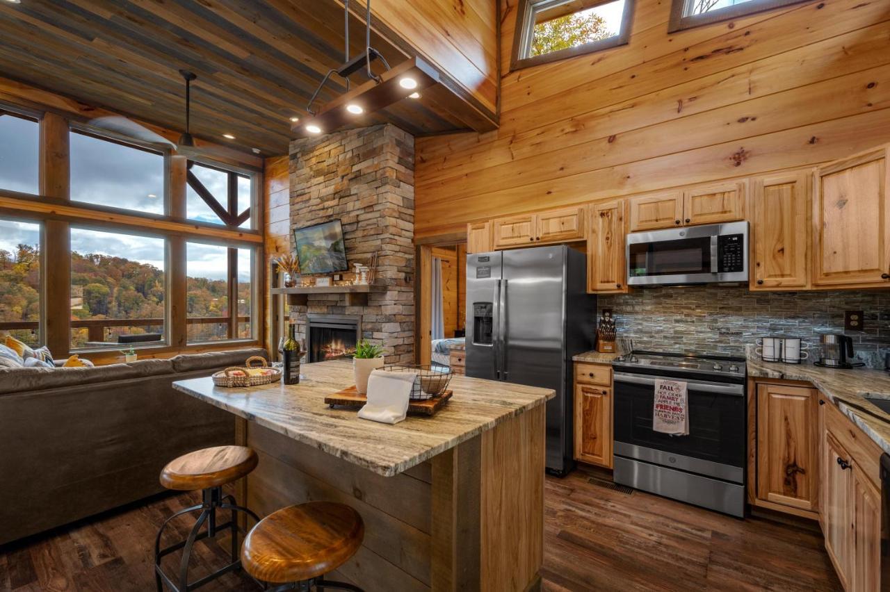 The Overlook - '21 Cabin - Gorgeous Unobstructed Views - Fire Pit Table - Gamerm - Hottub - Xbox - Lots Of Bears Gatlinburg Exteriör bild