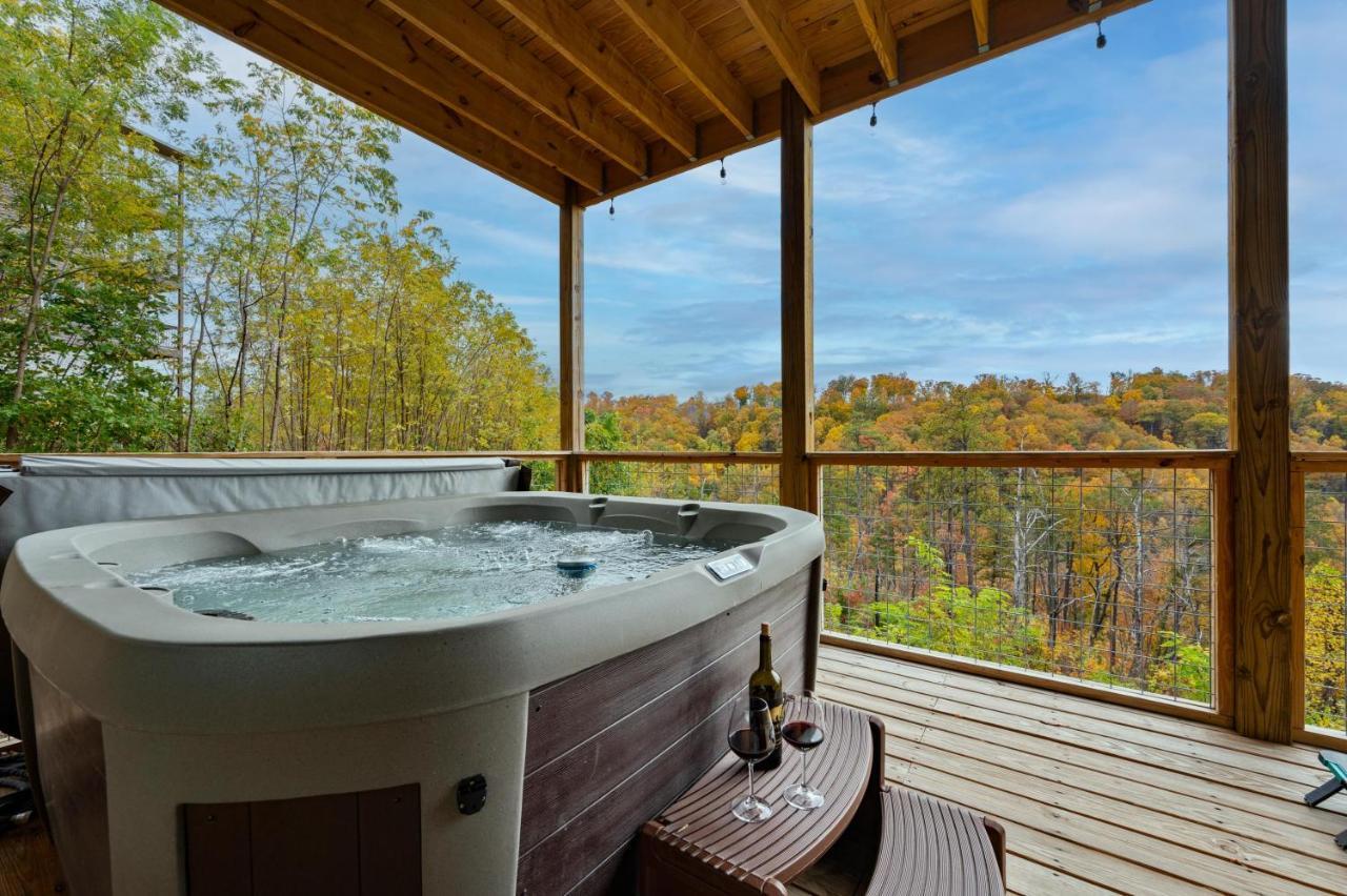 The Overlook - '21 Cabin - Gorgeous Unobstructed Views - Fire Pit Table - Gamerm - Hottub - Xbox - Lots Of Bears Gatlinburg Exteriör bild