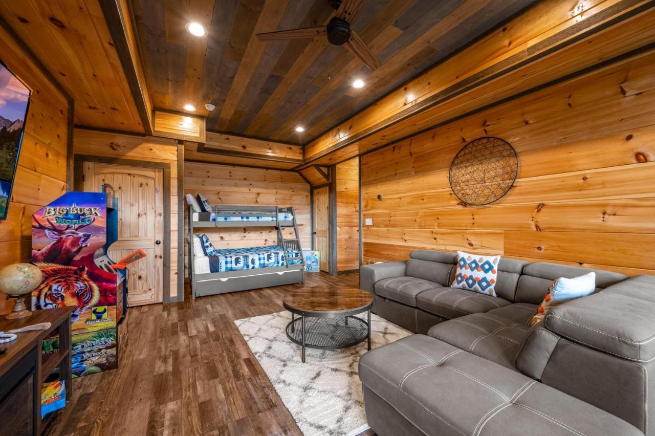 The Overlook - '21 Cabin - Gorgeous Unobstructed Views - Fire Pit Table - Gamerm - Hottub - Xbox - Lots Of Bears Gatlinburg Exteriör bild