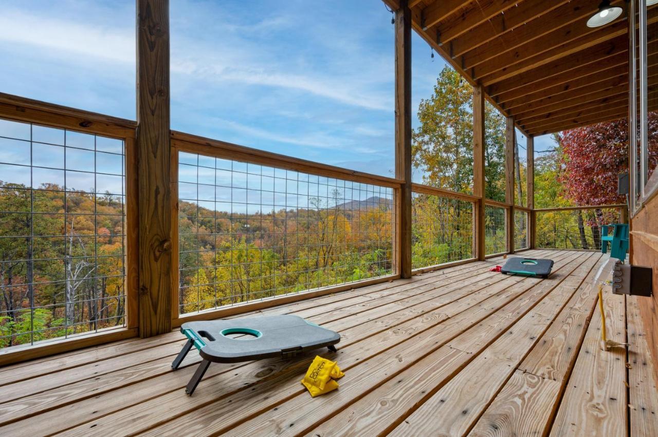 The Overlook - '21 Cabin - Gorgeous Unobstructed Views - Fire Pit Table - Gamerm - Hottub - Xbox - Lots Of Bears Gatlinburg Exteriör bild