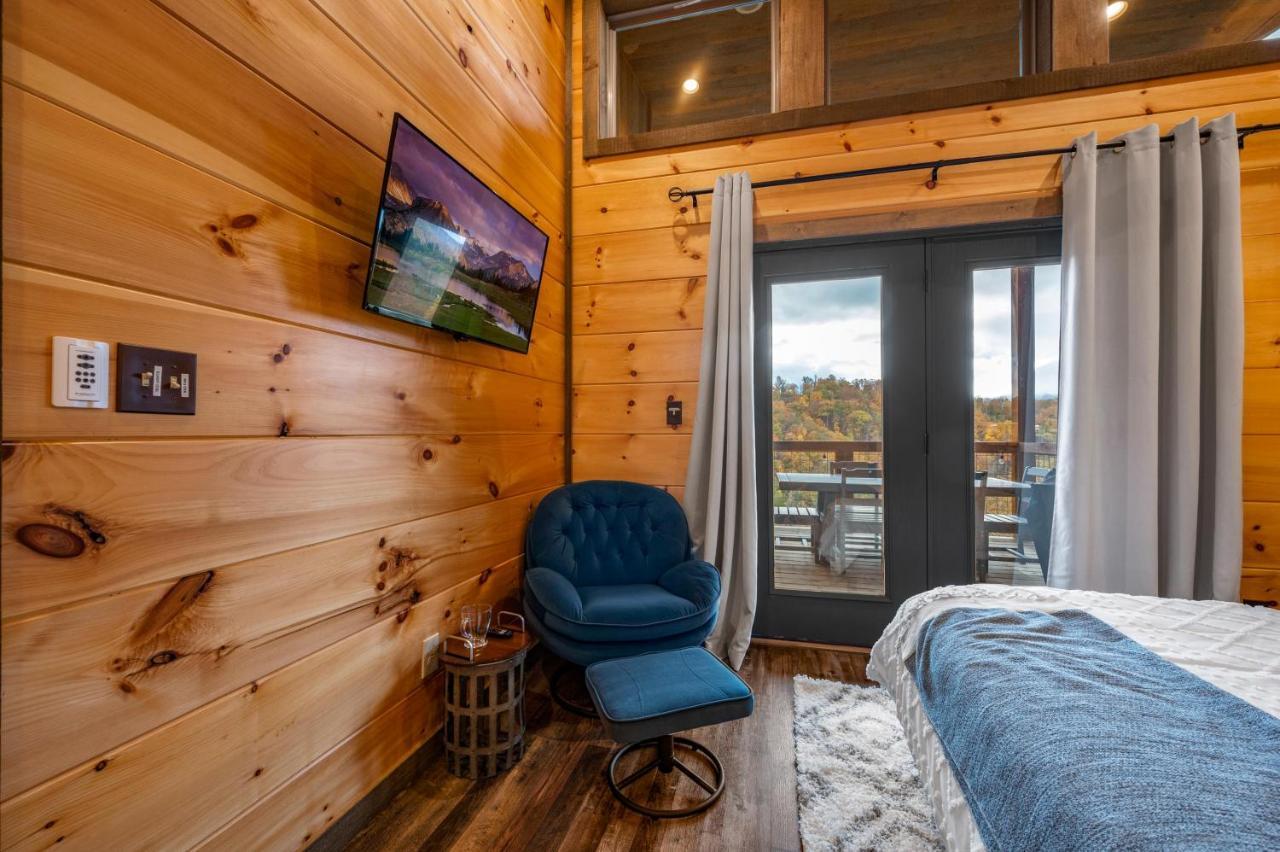 The Overlook - '21 Cabin - Gorgeous Unobstructed Views - Fire Pit Table - Gamerm - Hottub - Xbox - Lots Of Bears Gatlinburg Exteriör bild