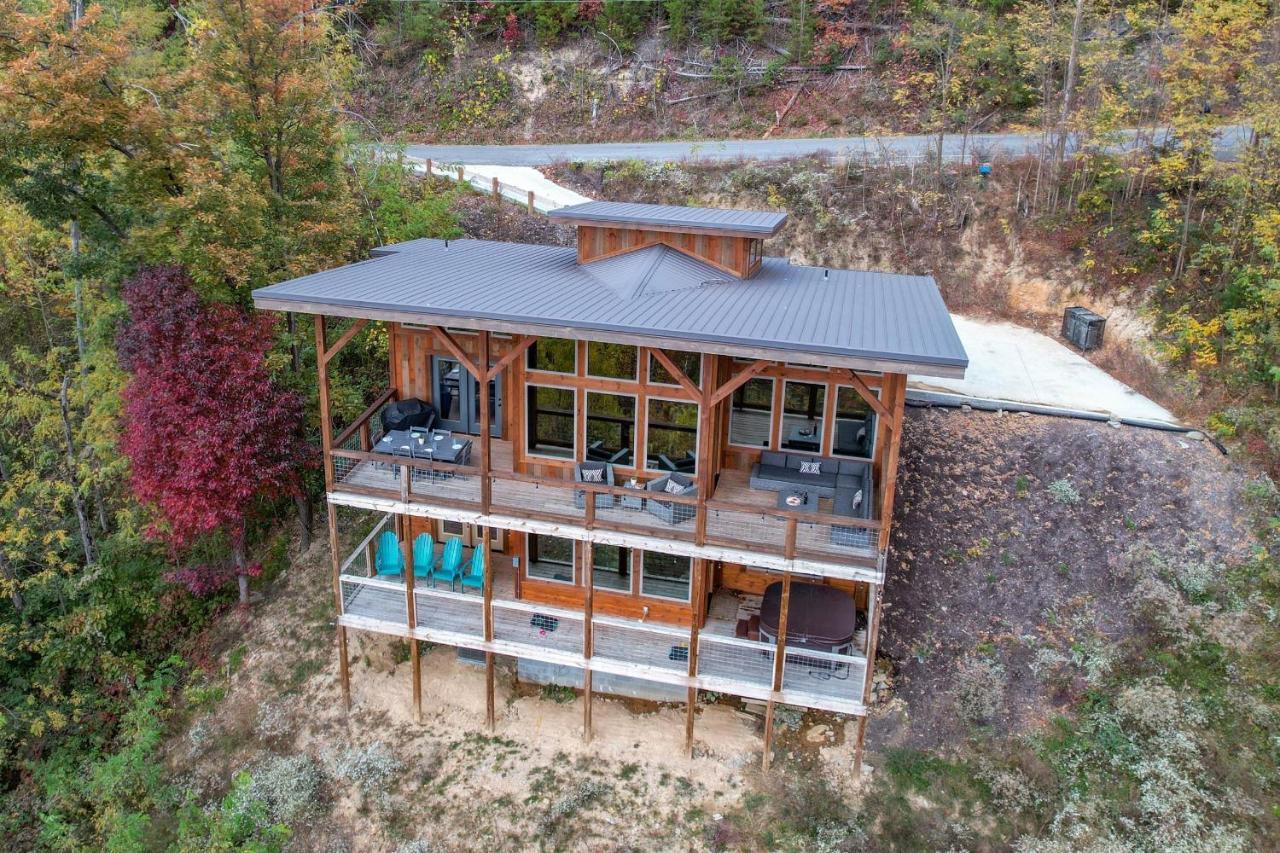 The Overlook - '21 Cabin - Gorgeous Unobstructed Views - Fire Pit Table - Gamerm - Hottub - Xbox - Lots Of Bears Gatlinburg Exteriör bild